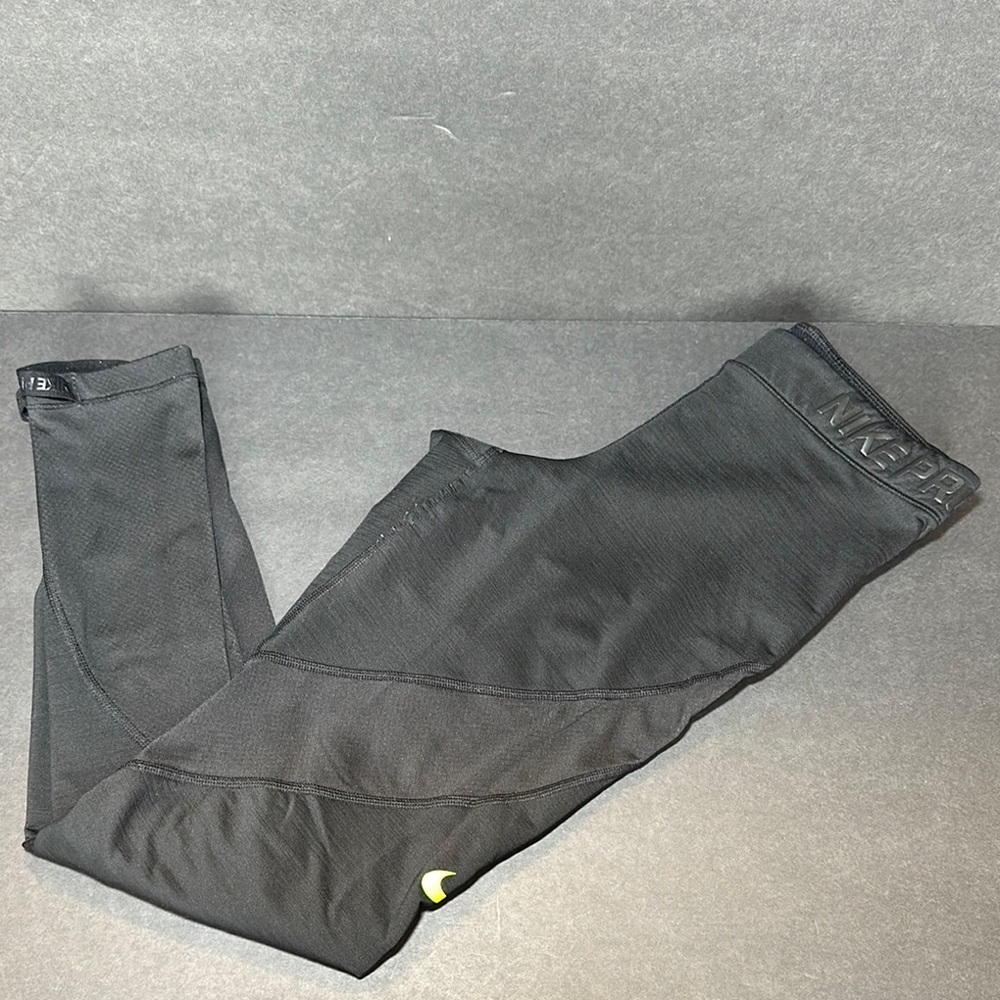 Nike Pro Women’s Black Leggings